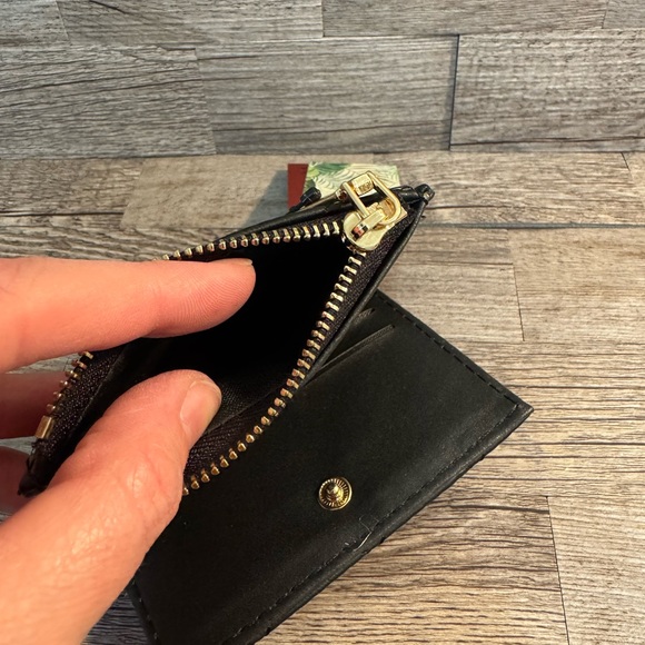 NWT Badgley Mischka Black Quilted Wallet - Picture 5 of 6